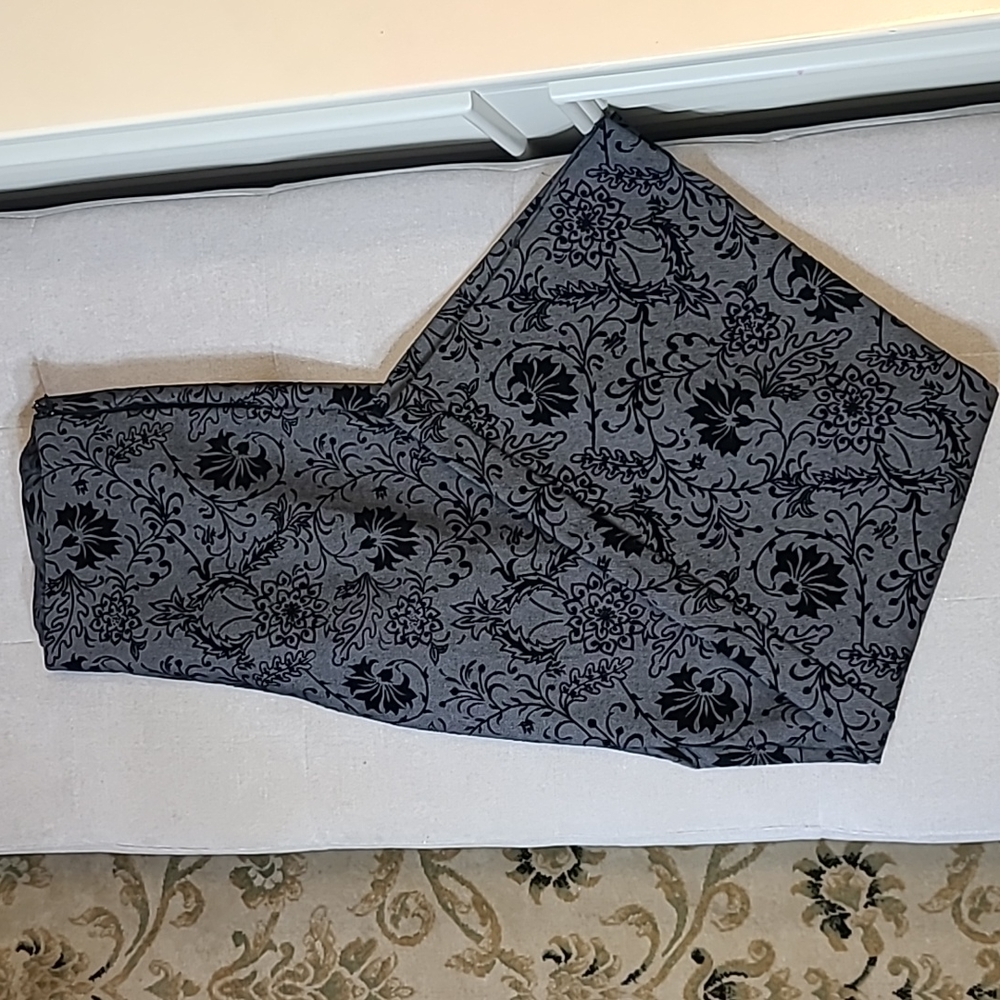 New York & Company Brocade Pants